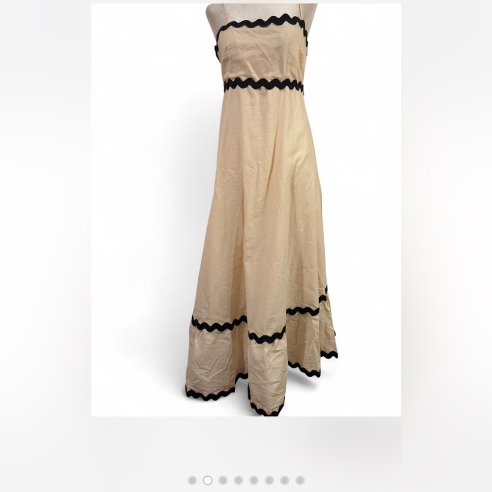 Elegant Cream Maxi Dress with Black Accents - Picture 2 of 9